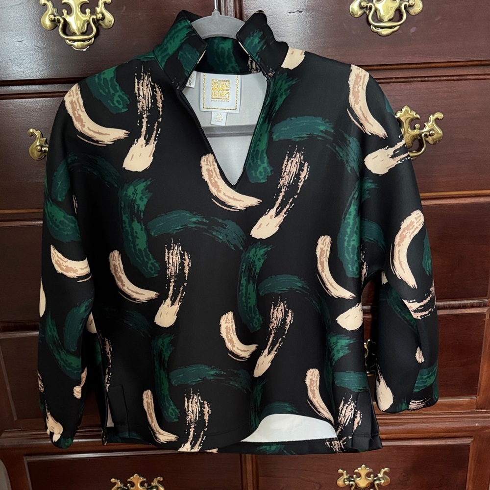 Elegant Black and Green Women's Top